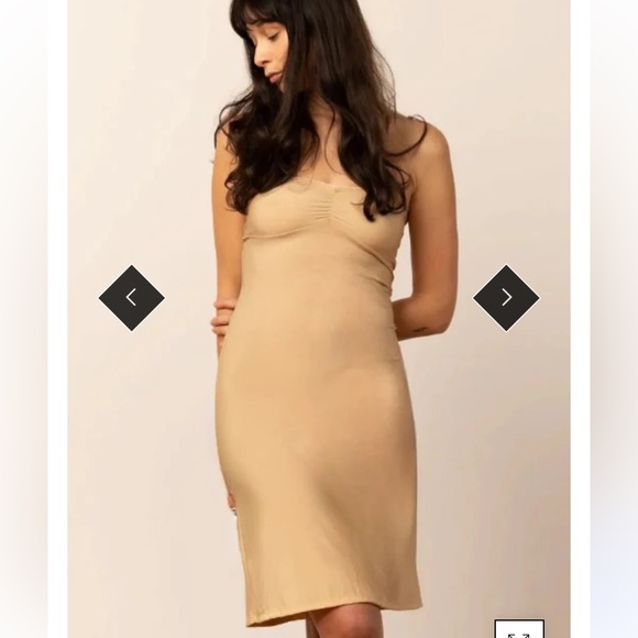 Assets seamless strapless full slip shape wear in nude M - Picture 1 of 6